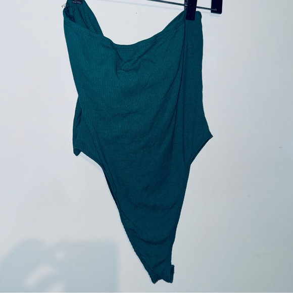 SHEIN Green Bodysuit - Picture 4 of 4